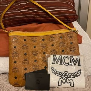 Womens McM handle bag
